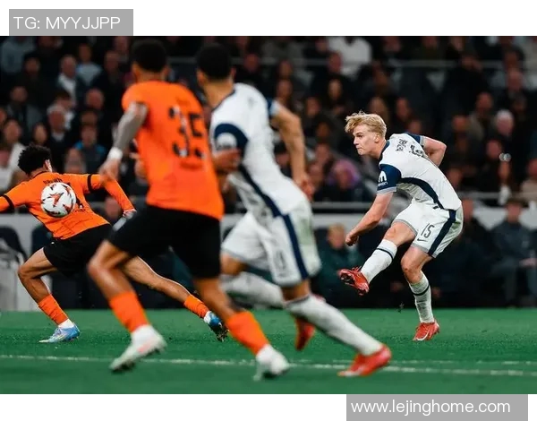 英超激战：利物浦惊险逆转热刺上演帽子戏法历史冷门瞬间