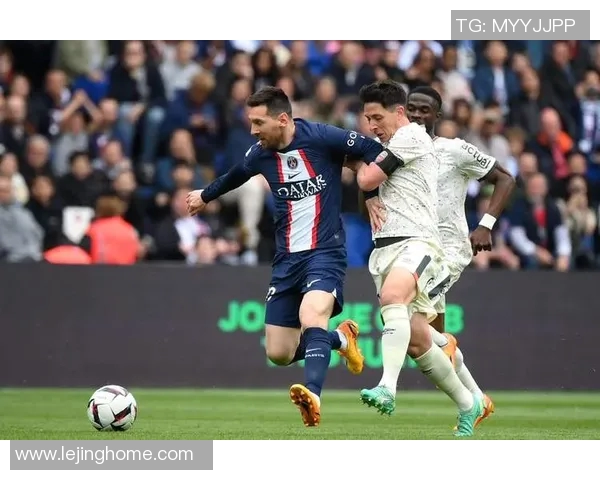 德甲激战巴黎圣日耳曼与尤文图斯战成平局红牌事件引发全场热议