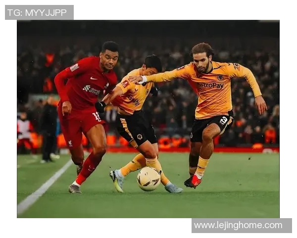 友谊赛精彩回顾:里昂大胜拜仁绝杀时刻引发全场狂欢 友谊赛精彩回顾:里昂大胜拜仁绝杀时刻引发全场狂欢