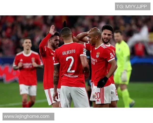 欧冠激战：AC米兰惊险逆转本菲卡全场沸腾的精彩瞬间解析