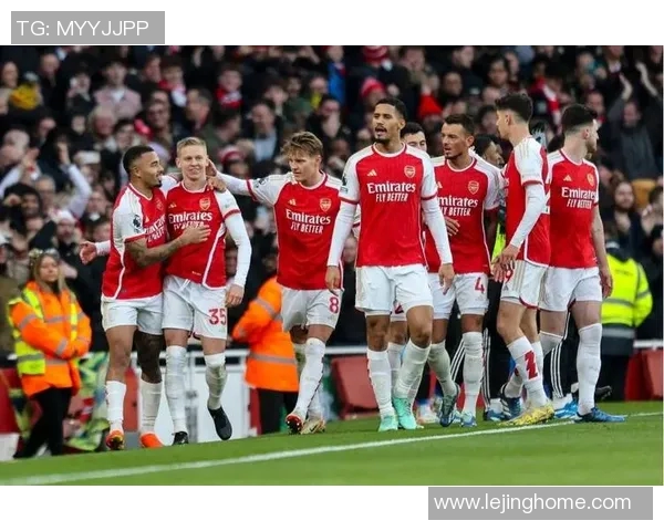 欧联杯焦点战巴萨与阿森纳握手言和红牌争议引发热议与转会传闻