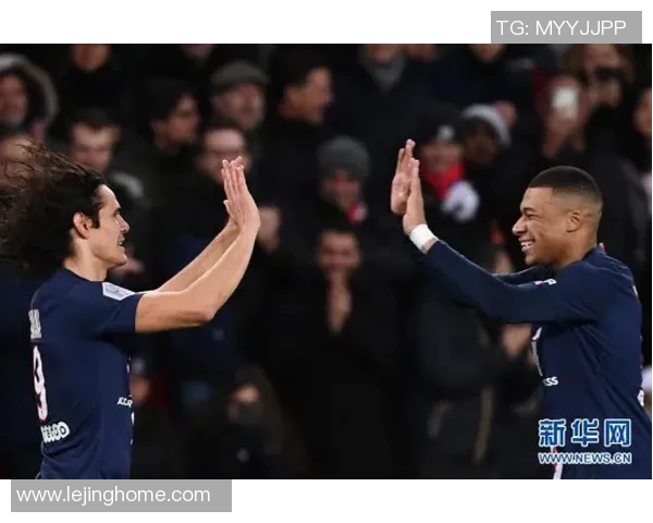 中超联赛精彩对决：里昂与巴黎圣日耳曼激战成平局补时进球引爆全场